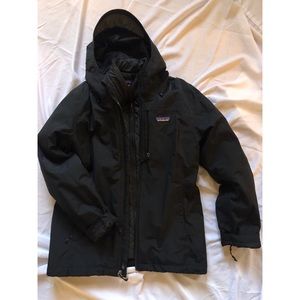 Two layer Patagonia 3-in-1 weatherproof jacket